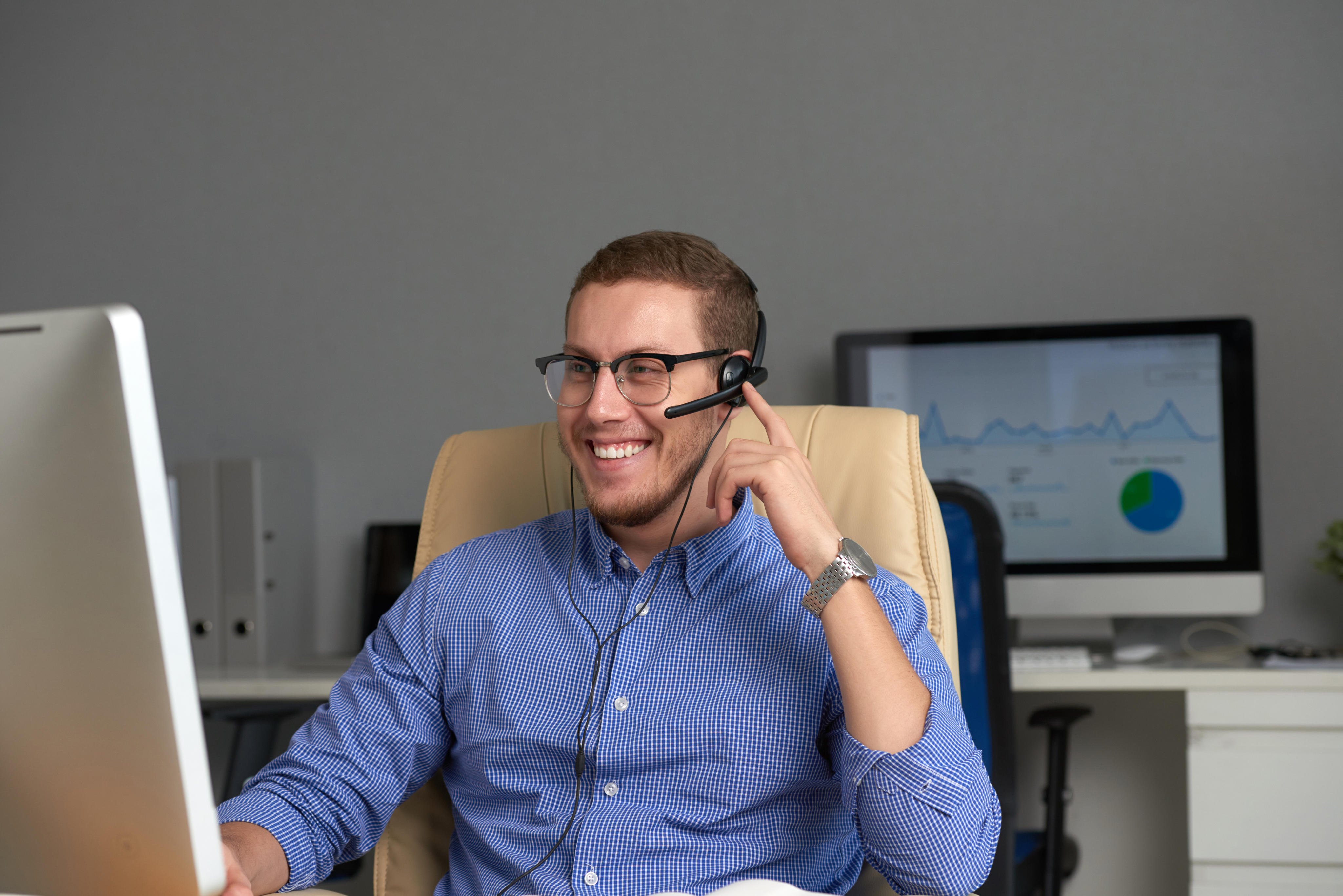 Czym jest call center i kiedy przydaje się w e-commerce?